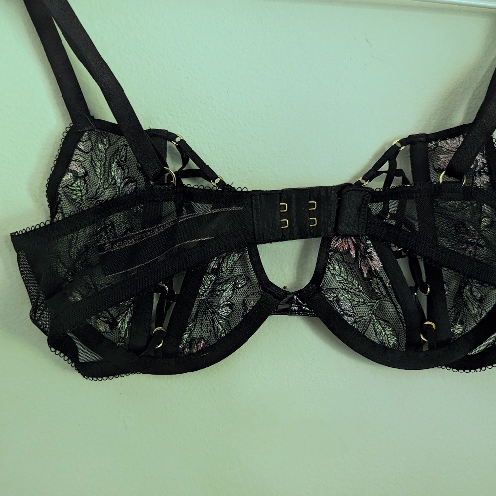 Victoria's Secret 32C Very Sexy Lace-Up Open Cut Demi Floral Embroidery Bra 111 - Picture 5 of 10